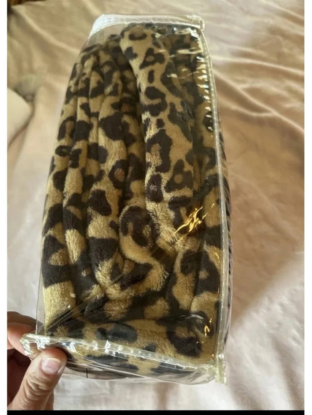 Super soft plus throw size queen/ull